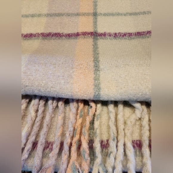 Steve Madden Stocking Hat and Scarf Set - Picture 2 of 6